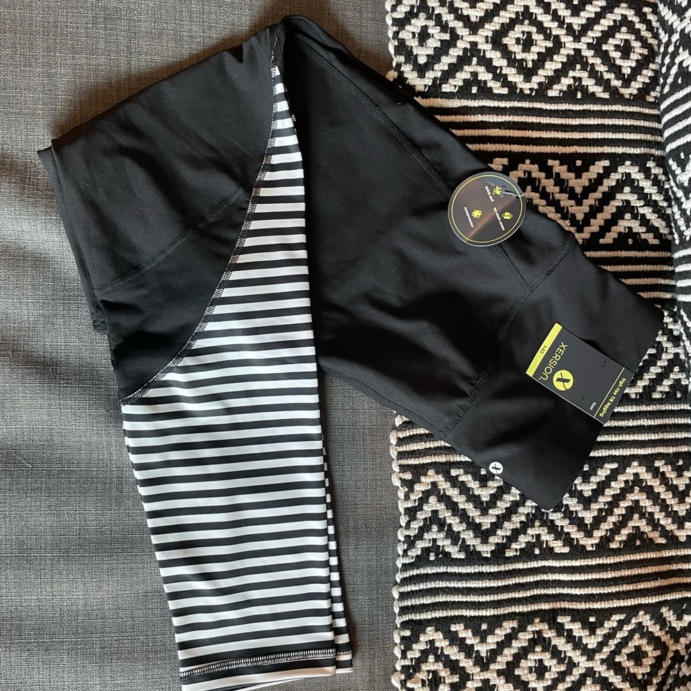 NWT high-waist compression leggings